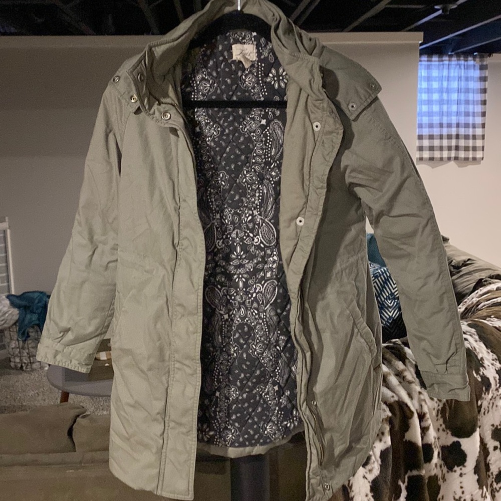 Levi’s brand womens coat. Olive in color. Size XS